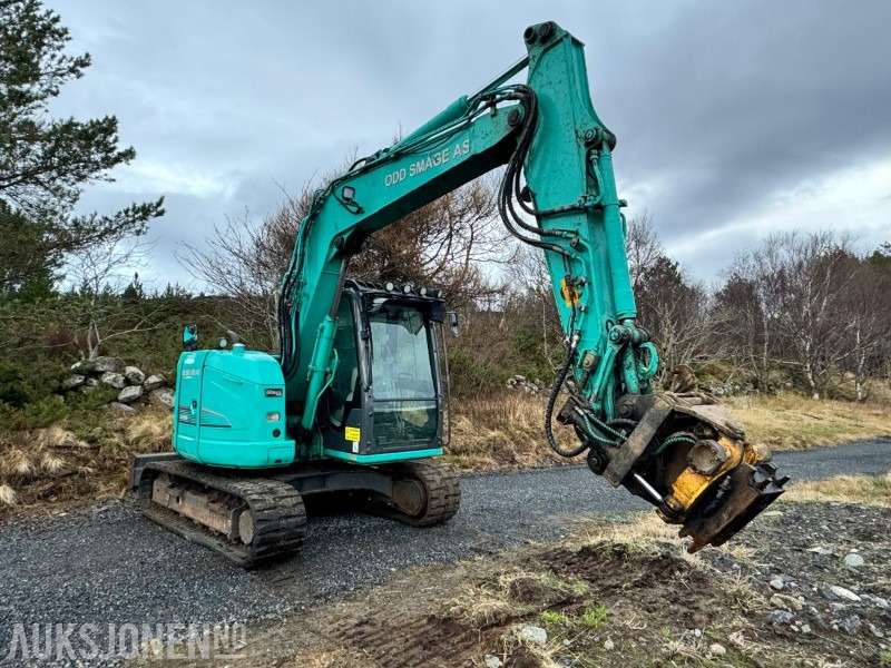 2016 Kobelco SK75SR-3E - 8,5 tonns gravemaskin med gummibelter - Tiltrotator - Pusskuffe - Bunkringspumpe - Sentralsmøring - Sertifisert - Escavadeira: foto 3 2016 Kobelco SK75SR-3E - 8,5 tonns gravemaskin med gummibelter - Tiltrotator - Pusskuffe - Bunkringspumpe - Sentralsmøring - Sertifisert - Escavadeira: foto 3