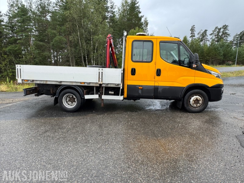 2017 Iveco Daily dobbelkabin m/kran, Webasto, innredning, inverter og vinterhjul - Camião de caixa aberta/ Plataforma: foto 4 2017 Iveco Daily dobbelkabin m/kran, Webasto, innredning, inverter og vinterhjul - Camião de caixa aberta/ Plataforma: foto 4