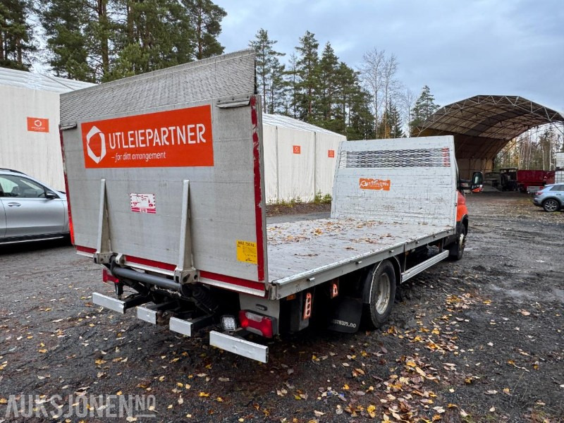 2017 Iveco Daily planbil med bakløfter - Camião de caixa aberta/ Plataforma: foto 5 2017 Iveco Daily planbil med bakløfter - Camião de caixa aberta/ Plataforma: foto 5