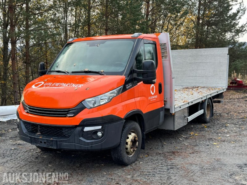 2017 Iveco Daily planbil med bakløfter - Camião de caixa aberta/ Plataforma: foto 1 2017 Iveco Daily planbil med bakløfter - Camião de caixa aberta/ Plataforma: foto 1