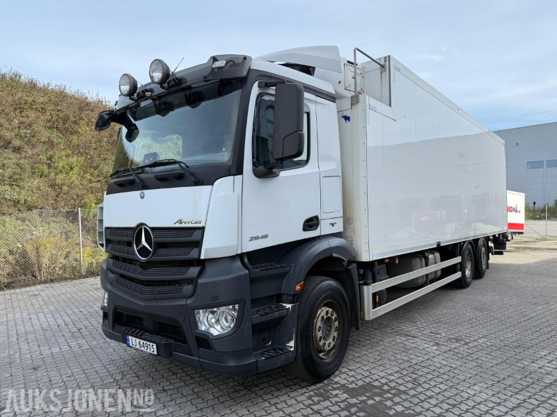 2017 Mercedes-Benz 2545L Antos skapbil med kjøling, multiratt, cruise, kjettinger, baklem, fjernkontroll - Camião furgão: foto 1 2017 Mercedes-Benz 2545L Antos skapbil med kjøling, multiratt, cruise, kjettinger, baklem, fjernkontroll - Camião furgão: foto 1