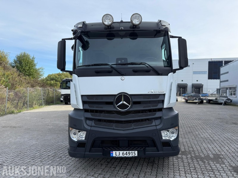 2017 Mercedes-Benz 2545L Antos skapbil med kjøling, multiratt, cruise, kjettinger, baklem, fjernkontroll - Camião furgão: foto 2 2017 Mercedes-Benz 2545L Antos skapbil med kjøling, multiratt, cruise, kjettinger, baklem, fjernkontroll - Camião furgão: foto 2