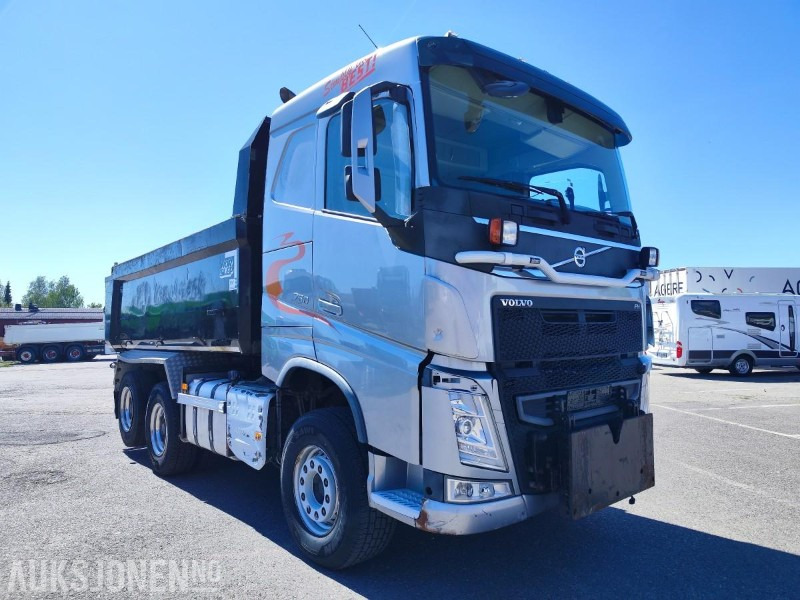 2017 Volvo FH 6x4 med Norslep dumperkasse – Tandemløft, brøyteopplegg og komplett tilhengeropplegg - Camião basculante: foto 4 2017 Volvo FH 6x4 med Norslep dumperkasse – Tandemløft, brøyteopplegg og komplett tilhengeropplegg - Camião basculante: foto 4