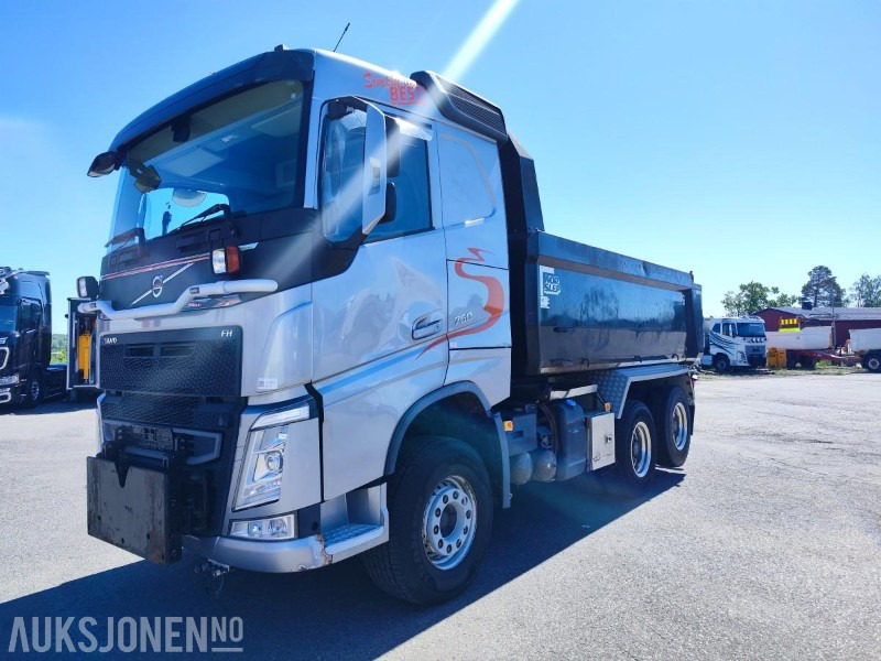 2017 Volvo FH 6x4 med Norslep dumperkasse – Tandemløft, brøyteopplegg og komplett tilhengeropplegg - Camião basculante: foto 1 2017 Volvo FH 6x4 med Norslep dumperkasse – Tandemløft, brøyteopplegg og komplett tilhengeropplegg - Camião basculante: foto 1