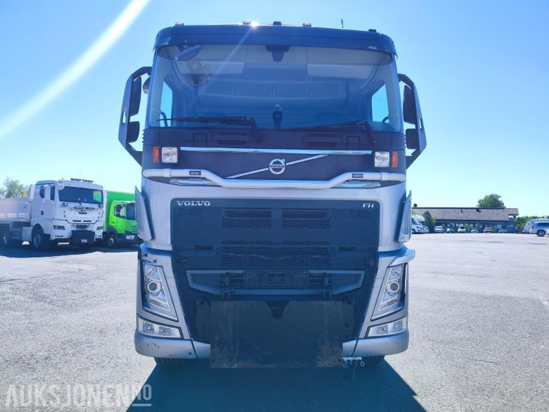 2017 Volvo FH 6x4 med Norslep dumperkasse – Tandemløft, brøyteopplegg og komplett tilhengeropplegg - Camião basculante: foto 3 2017 Volvo FH 6x4 med Norslep dumperkasse – Tandemløft, brøyteopplegg og komplett tilhengeropplegg - Camião basculante: foto 3