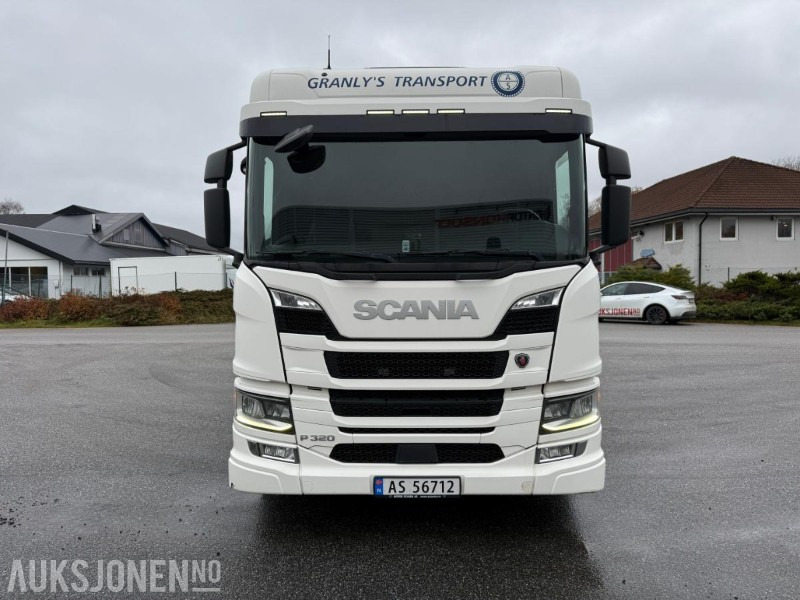 2018 Scania P 320 KRANBIL M/PLAN HIAB XS099 KRAN SERVICEHISTORIKK. - Camião grua: foto 3 2018 Scania P 320 KRANBIL M/PLAN HIAB XS099 KRAN SERVICEHISTORIKK. - Camião grua: foto 3