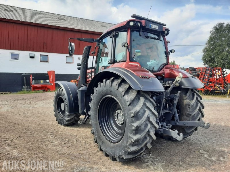 2018 Valtra T234DST traktor - 50 km/t - EU godkjent til 2026 - Elektronisk hydraulikk - Fjærende foraksel - Fronthydraulikk - Klimaanlegg - Trator: foto 5 2018 Valtra T234DST traktor - 50 km/t - EU godkjent til 2026 - Elektronisk hydraulikk - Fjærende foraksel - Fronthydraulikk - Klimaanlegg - Trator: foto 5