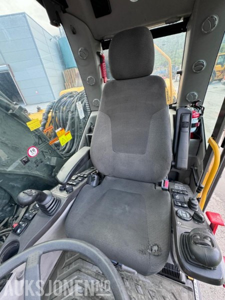 Escavadeira 2018 Volvo EW210D Hjulgraver - S70 HK feste - Sentralsmøring - Hammerhydraulikk/tilleggshydraulikk - Multi-X - 1 tannskuffe: foto 12