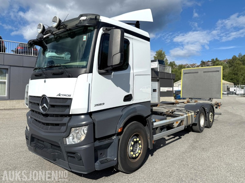 2019 Mercedes-Benz ACTROS 2553, containerbil, cruise, baklem, ryggekamera, ekstralys, 530hk - Camião transportador de contêineres/ Caixa móvel: foto 1 2019 Mercedes-Benz ACTROS 2553, containerbil, cruise, baklem, ryggekamera, ekstralys, 530hk - Camião transportador de contêineres/ Caixa móvel: foto 1