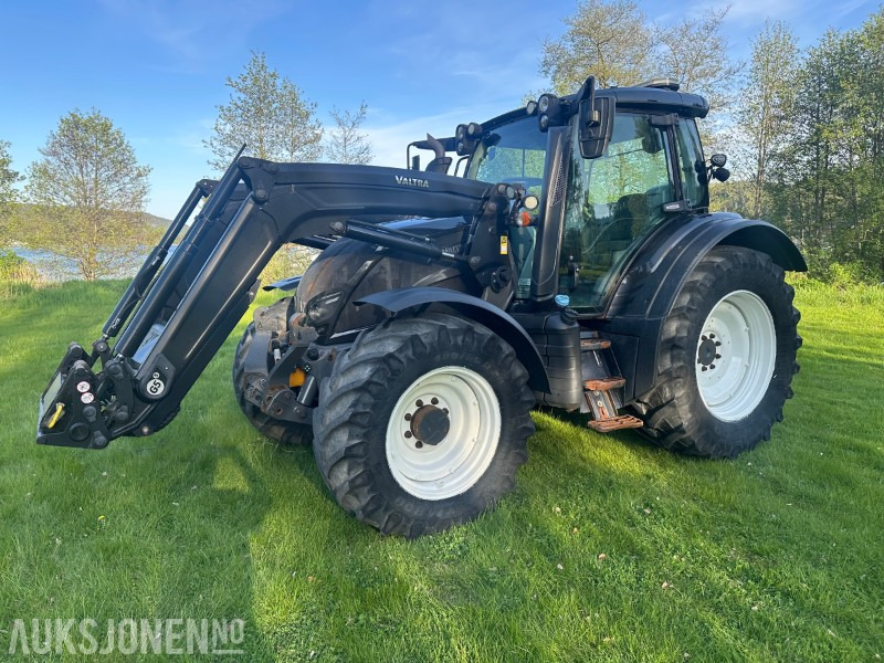 2019 Valtra N174 med frontlaster og mye utstyr - Trator: foto 1 2019 Valtra N174 med frontlaster og mye utstyr - Trator: foto 1