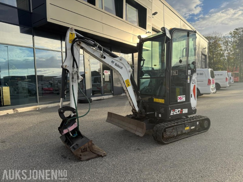2021 Bobcat E20Z minigraver - servicehistorikk - 2 skuffer. - Mini escavadeira: foto 3 2021 Bobcat E20Z minigraver - servicehistorikk - 2 skuffer. - Mini escavadeira: foto 3