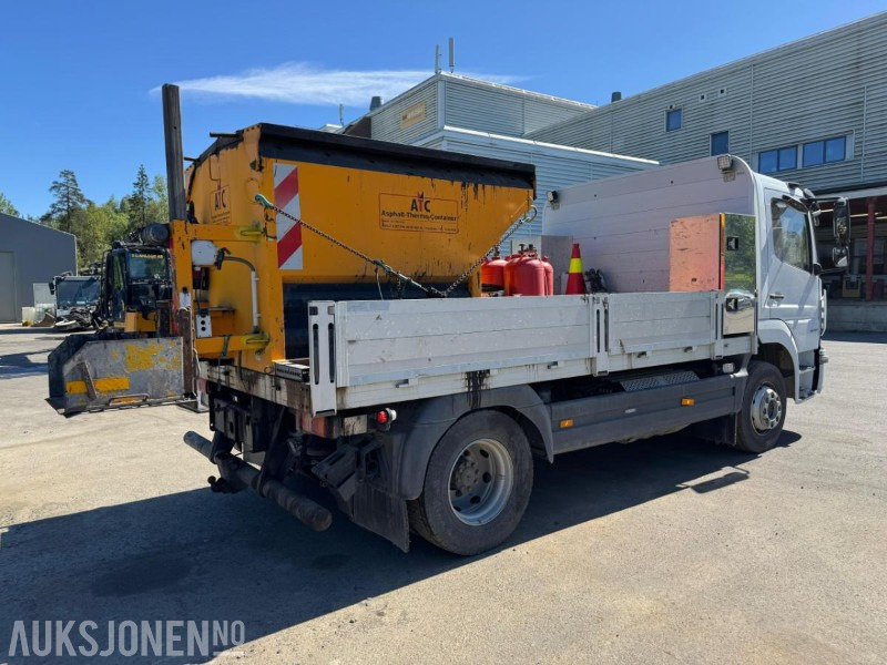 2021 Mercedes-Benz Atego 1530 lappebil/asfaltcontainer/hengsrød plan/adaptiv cruisecontrol/kamera - Camião de caixa aberta/ Plataforma: foto 5 2021 Mercedes-Benz Atego 1530 lappebil/asfaltcontainer/hengsrød plan/adaptiv cruisecontrol/kamera - Camião de caixa aberta/ Plataforma: foto 5