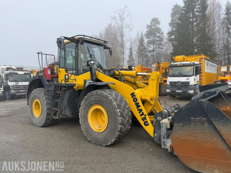 2022 Komatsu WA380-8E0 hjullaster – 2 150,9 timer, Hydr. pallegaffel og skuffe - Pá carregadora de rodas: foto 4 2022 Komatsu WA380-8E0 hjullaster – 2 150,9 timer, Hydr. pallegaffel og skuffe - Pá carregadora de rodas: foto 4
