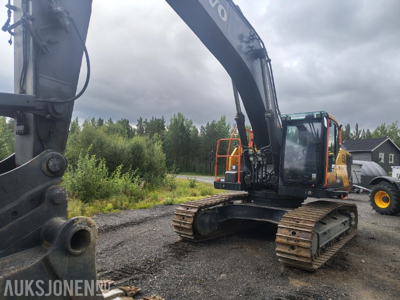 2022 Volvo Ec 350 gravemaskin med webast tansskuffe og pigghammer - Escavadeira: foto 2 2022 Volvo Ec 350 gravemaskin med webast tansskuffe og pigghammer - Escavadeira: foto 2