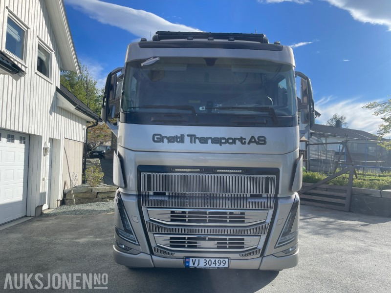 2022 Volvo FH16 750 8x4 Tridem – Gullavtale, Én Eier, EU-godkjent til 15.05.2026 - Camião basculante: foto 2 2022 Volvo FH16 750 8x4 Tridem – Gullavtale, Én Eier, EU-godkjent til 15.05.2026 - Camião basculante: foto 2