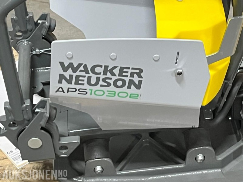 2022 Wacker Neuson vibroplate - Aps1030e - Rolo: foto 2 2022 Wacker Neuson vibroplate - Aps1030e - Rolo: foto 2