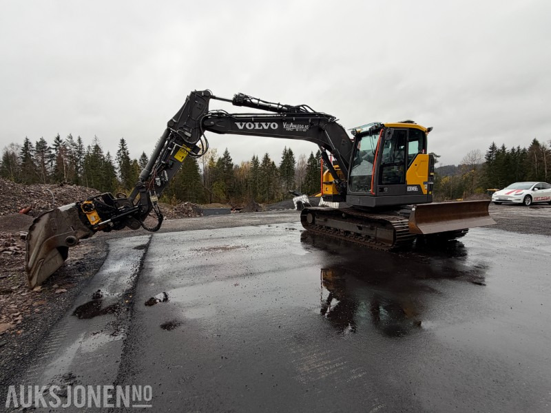 2023 Volvo ECR145EL beltegraver - HK feste - Engcon tiltrotator - Volvo pusseskuffe - Planeringsskjær - Sentralsmøring - Kun 837 timer - Escavadeira: foto 1 2023 Volvo ECR145EL beltegraver - HK feste - Engcon tiltrotator - Volvo pusseskuffe - Planeringsskjær - Sentralsmøring - Kun 837 timer - Escavadeira: foto 1