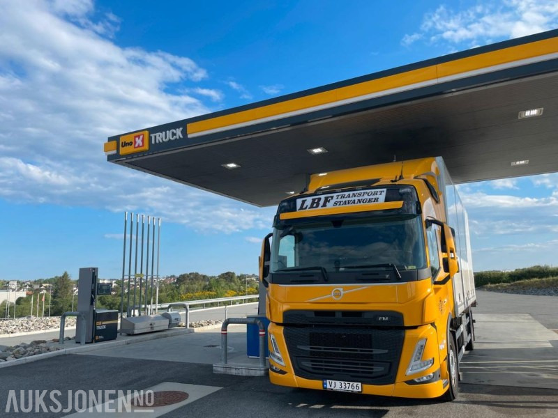 2023 Volvo FM330 SKAPBIL ARKA 18 PALLER SKAP MED FULL SIDEÅPNING - Camião furgão: foto 2 2023 Volvo FM330 SKAPBIL ARKA 18 PALLER SKAP MED FULL SIDEÅPNING - Camião furgão: foto 2