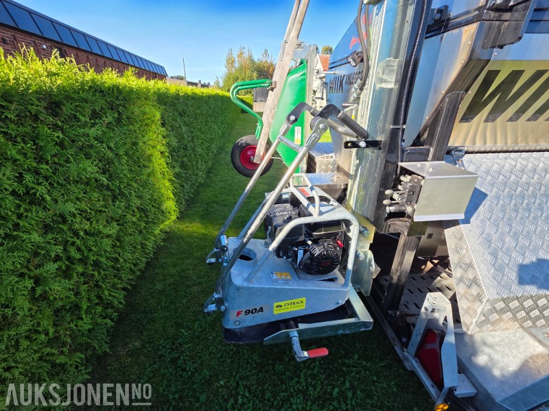 2024 Brian James Trailers A-Type asfalthenger med 2021 Svepac F 90A vibroplate 2.9kW, 2022 Honda EU22i strømaggregat og utstyr - Equipamento de construção: foto 5 2024 Brian James Trailers A-Type asfalthenger med 2021 Svepac F 90A vibroplate 2.9kW, 2022 Honda EU22i strømaggregat og utstyr - Equipamento de construção: foto 5