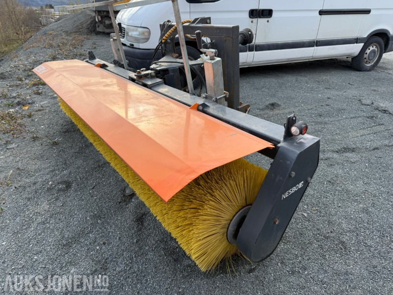 2024 Nesbo FM 2800 S – PTO-drevet kostemaskin - Equipamento de construção: foto 1 2024 Nesbo FM 2800 S – PTO-drevet kostemaskin - Equipamento de construção: foto 1