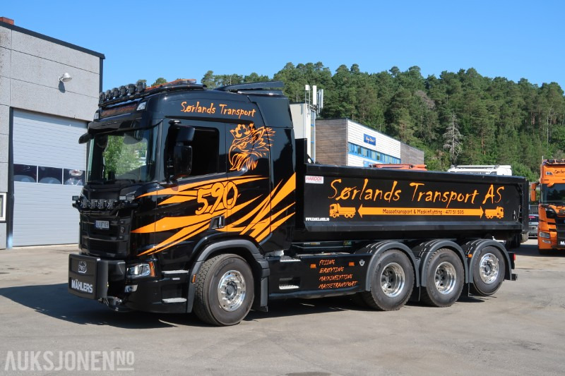 2024 Scania R590 8x4 brøyterigget krokbil m/ 24t JOAB krok - 12 000 km - serviceavtale - Camião polibenne: foto 1 2024 Scania R590 8x4 brøyterigget krokbil m/ 24t JOAB krok - 12 000 km - serviceavtale - Camião polibenne: foto 1