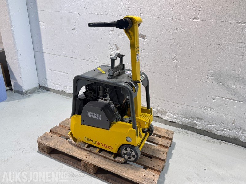 2024 Wacker Neuson DPU3750H – Reverserbar vibroplate for effektiv komprimering - Rolo: foto 3 2024 Wacker Neuson DPU3750H – Reverserbar vibroplate for effektiv komprimering - Rolo: foto 3