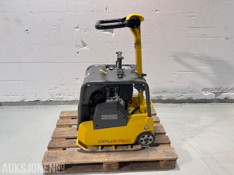 2024 Wacker Neuson DPU3750H – Reverserbar vibroplate for effektiv komprimering - Rolo: foto 1 2024 Wacker Neuson DPU3750H – Reverserbar vibroplate for effektiv komprimering - Rolo: foto 1