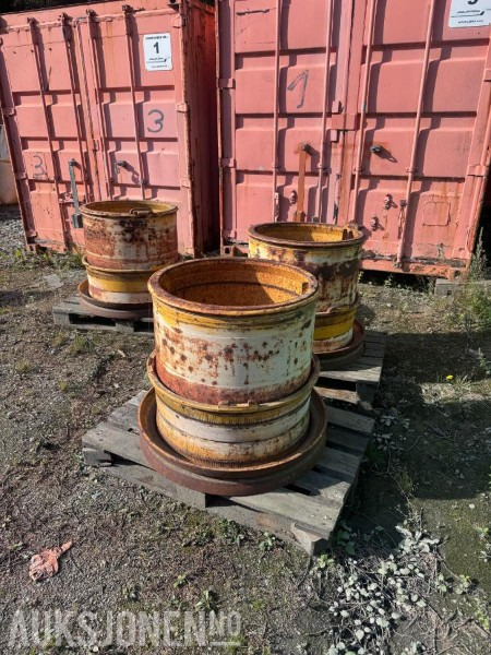 3 stk brede felger til Volvo A40 FFS (til 875/65-R29 dekk) - Equipamento de construção: foto 1 3 stk brede felger til Volvo A40 FFS (til 875/65-R29 dekk) - Equipamento de construção: foto 1