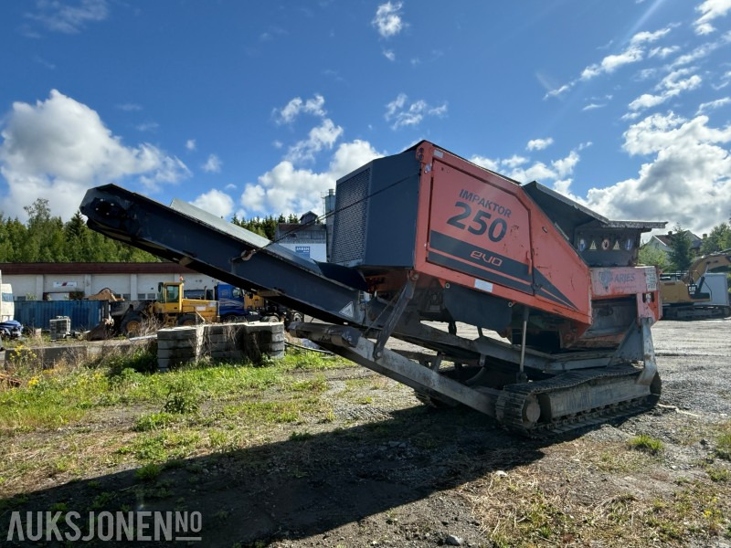 Arjes Impaktor 250 evo kvern - 2 sett med knusekassetter - Servicekit - 922 arbeidstimer - Triturador industrial: foto 1 Arjes Impaktor 250 evo kvern - 2 sett med knusekassetter - Servicekit - 922 arbeidstimer - Triturador industrial: foto 1