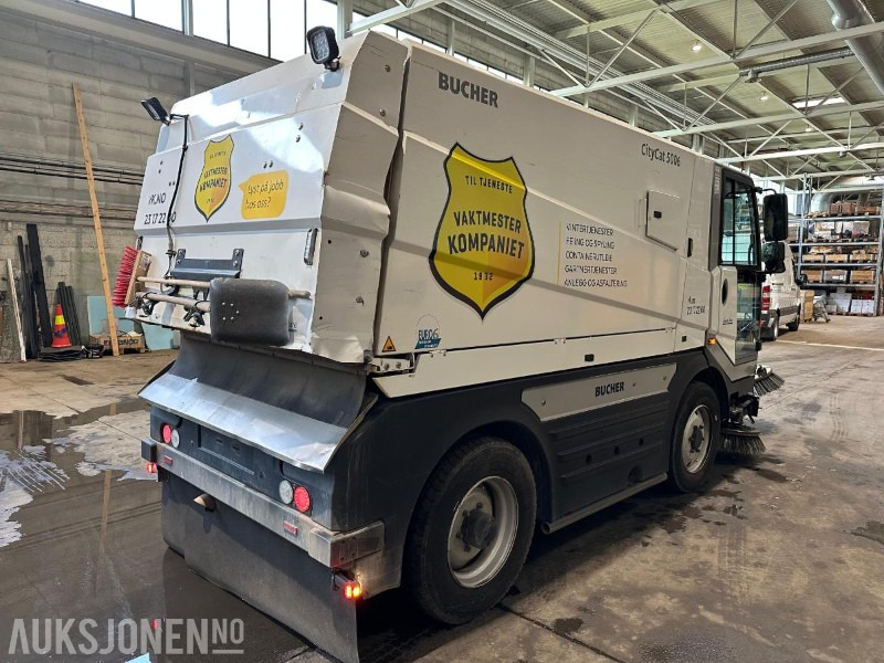 Bucher CityCat 5006 feiemaskin - 160 hk Iveco | Euro 6 | joystick | 4-hjulsstyring | høytrykk - Equipamento de construção: foto 5 Bucher CityCat 5006 feiemaskin - 160 hk Iveco | Euro 6 | joystick | 4-hjulsstyring | høytrykk - Equipamento de construção: foto 5
