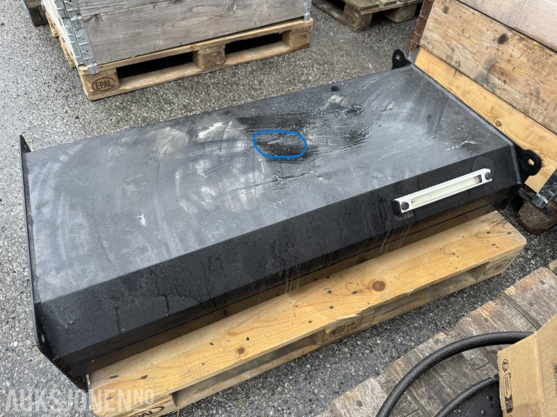 2024 Hydraulikktank - Camião: foto 1 2024 Hydraulikktank - Camião: foto 1