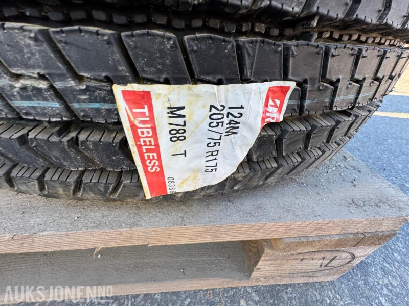 Camião Bridgestone dekk til mindre lastebil / 5 stk: foto 16
