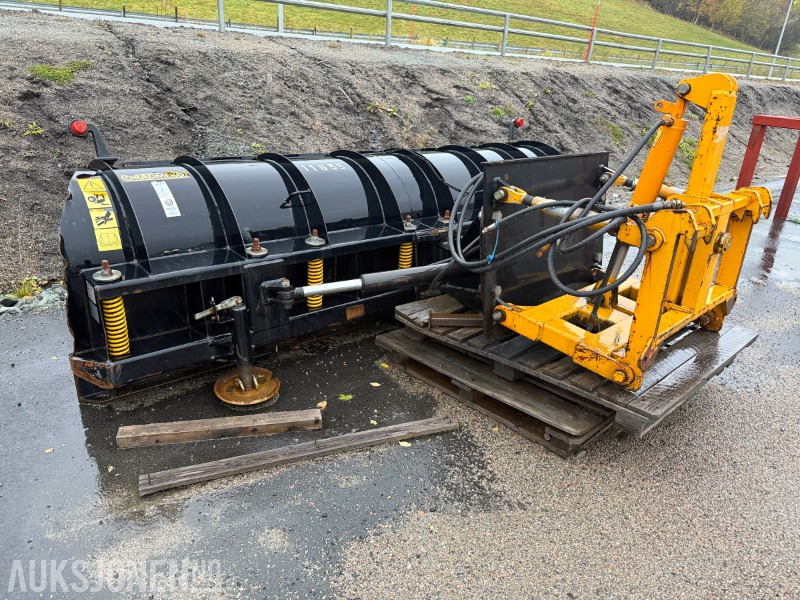 Gradmeko Plog med Markeringslys, Paralellogram og Fjærbelastet slitestål - Camião: foto 4 Gradmeko Plog med Markeringslys, Paralellogram og Fjærbelastet slitestål - Camião: foto 4