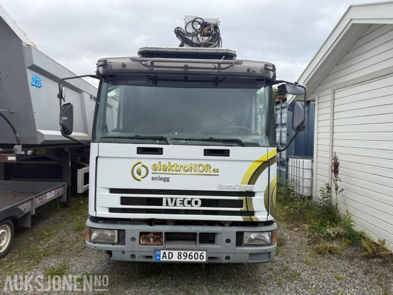 Iveco EuroCargo liftbil med kurv - 179 571 km - Webasto - Arbeidslys - Camião: foto 2 Iveco EuroCargo liftbil med kurv - 179 571 km - Webasto - Arbeidslys - Camião: foto 2