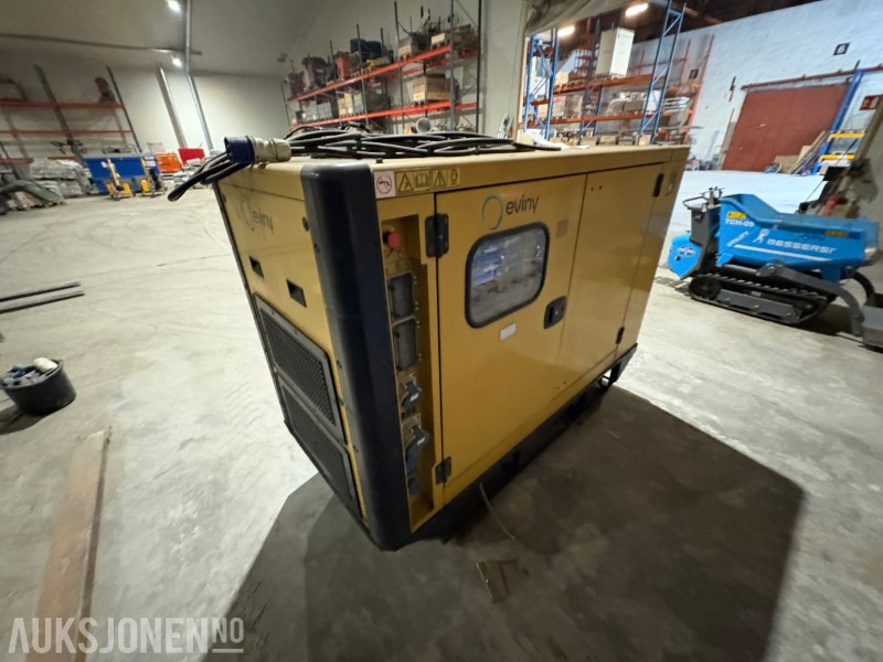 Cat Olympian GEP30 generator, 30 kva - Equipamento de construção: foto 4 Cat Olympian GEP30 generator, 30 kva - Equipamento de construção: foto 4