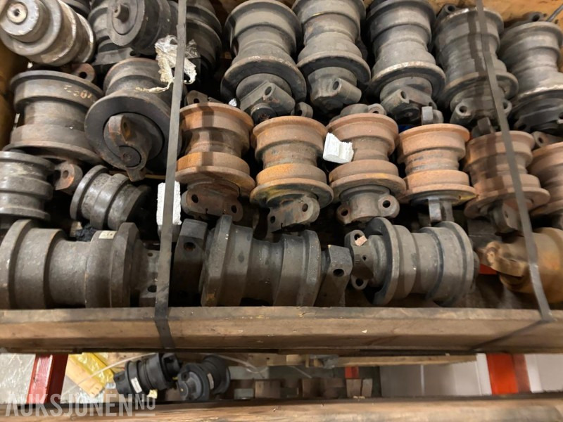 DIV RULLER til understell - overskuddslager, for det meste ubrukt. - Equipamento de construção: foto 3 DIV RULLER til understell - overskuddslager, for det meste ubrukt. - Equipamento de construção: foto 3