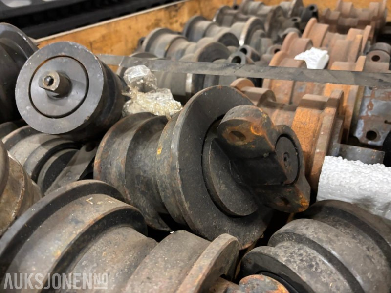 DIV RULLER til understell - overskuddslager, for det meste ubrukt. - Equipamento de construção: foto 5 DIV RULLER til understell - overskuddslager, for det meste ubrukt. - Equipamento de construção: foto 5