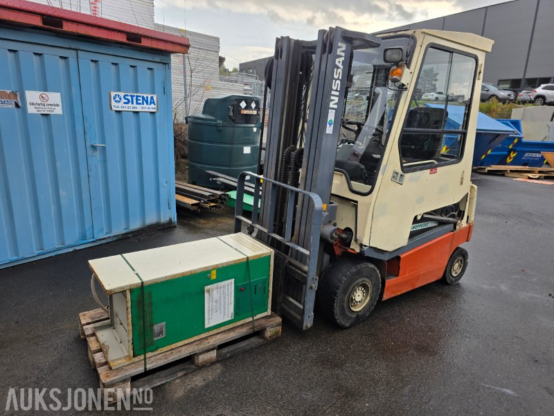 1998 Nissan Q02L25U truck 2,5 T - Equipamento de movimentação: foto 1 1998 Nissan Q02L25U truck 2,5 T - Equipamento de movimentação: foto 1