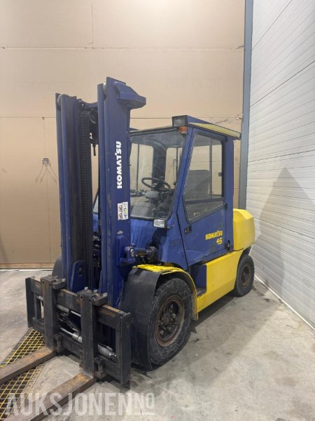 2000 Komatsu FD 45-7 Truck - Equipamento de movimentação: foto 1 2000 Komatsu FD 45-7 Truck - Equipamento de movimentação: foto 1