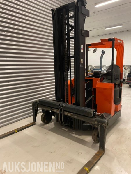 2002 BT 4-veis 2,7T 6,3M REP. - Equipamento de movimentação: foto 1 2002 BT 4-veis 2,7T 6,3M REP. - Equipamento de movimentação: foto 1