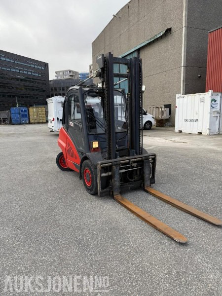 2013 Linde H50/600D 5,0T Motvektstruck - Equipamento de movimentação: foto 3 2013 Linde H50/600D 5,0T Motvektstruck - Equipamento de movimentação: foto 3
