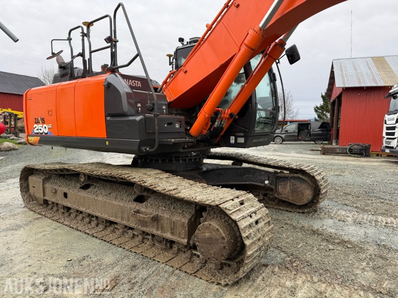 Hitachi ZX250 LC-6 EC223, GPS, Sentralsmøring, 2 skuffer, LED - Escavadeira: foto 4 Hitachi ZX250 LC-6 EC223, GPS, Sentralsmøring, 2 skuffer, LED - Escavadeira: foto 4