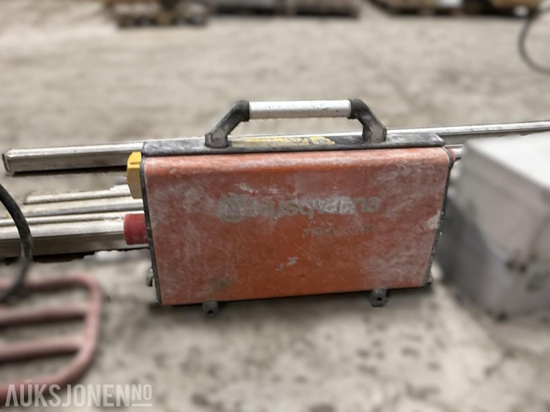 Husqvarna veggsag / strømforsyning / Fjernkontroll med lader - Equipamento de construção: foto 5 Husqvarna veggsag / strømforsyning / Fjernkontroll med lader - Equipamento de construção: foto 5