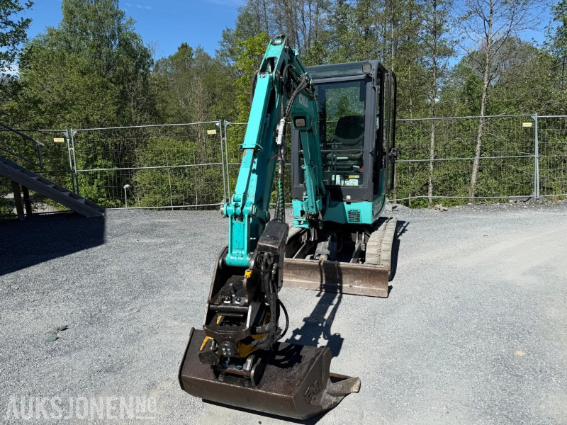 Kobelco SK22 minigraver, Engcon Tiltrotator, pigghammer, 2 skuffer, lys - Escavadeira: foto 2 Kobelco SK22 minigraver, Engcon Tiltrotator, pigghammer, 2 skuffer, lys - Escavadeira: foto 2