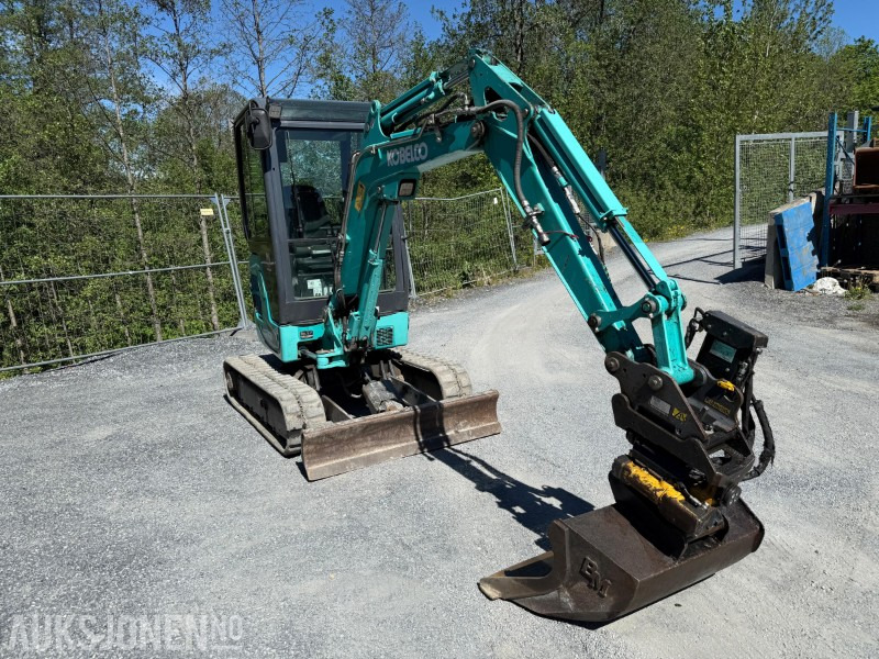 Kobelco SK22 minigraver, Engcon Tiltrotator, pigghammer, 2 skuffer, lys - Escavadeira: foto 3 Kobelco SK22 minigraver, Engcon Tiltrotator, pigghammer, 2 skuffer, lys - Escavadeira: foto 3