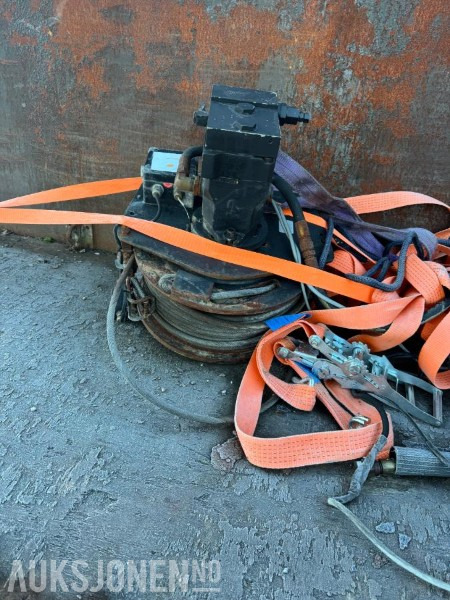 Kranbil Vinsj - ingen minstepris - Guindaste: foto 2 Kranbil Vinsj - ingen minstepris - Guindaste: foto 2