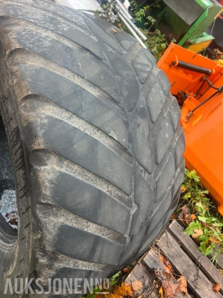 2 stk 2014 Nokian Contry king 560/45-22,5 - Stått på dumperhenger - Máquina agrícola: foto 5 2 stk 2014 Nokian Contry king 560/45-22,5 - Stått på dumperhenger - Máquina agrícola: foto 5