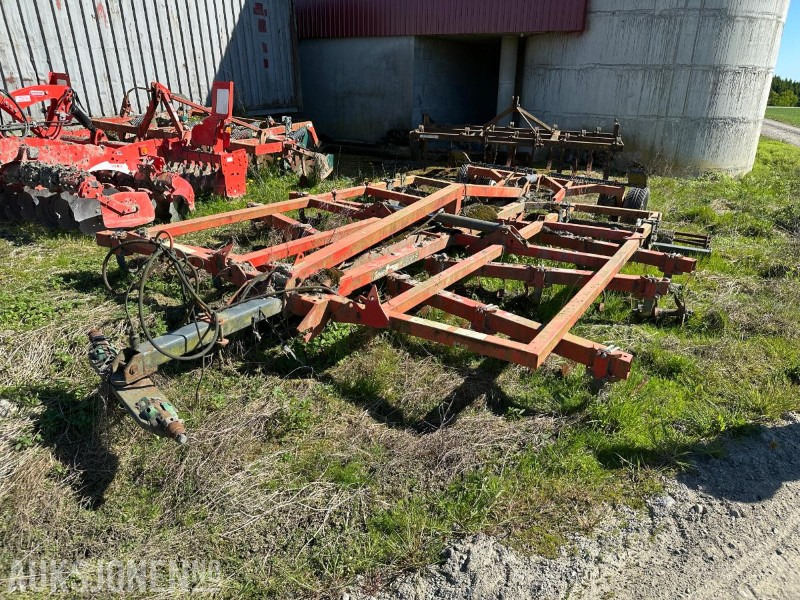 2001 Tume 3800 - Spaknivharv - Máquina agrícola: foto 1 2001 Tume 3800 - Spaknivharv - Máquina agrícola: foto 1