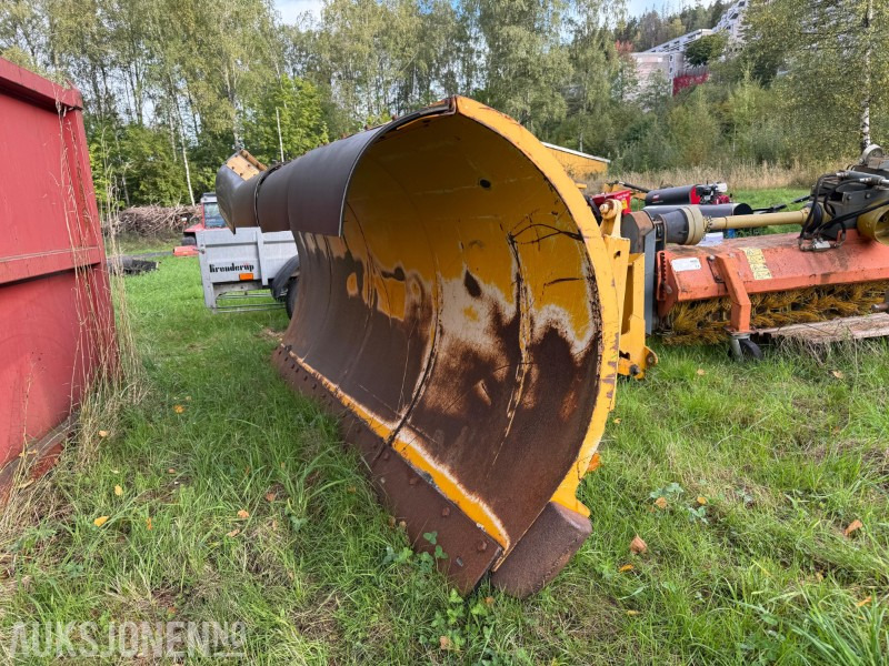 2002 Kahlbacher PRAXOS 270 Brøyteskjær - Máquina agrícola: foto 1 2002 Kahlbacher PRAXOS 270 Brøyteskjær - Máquina agrícola: foto 1