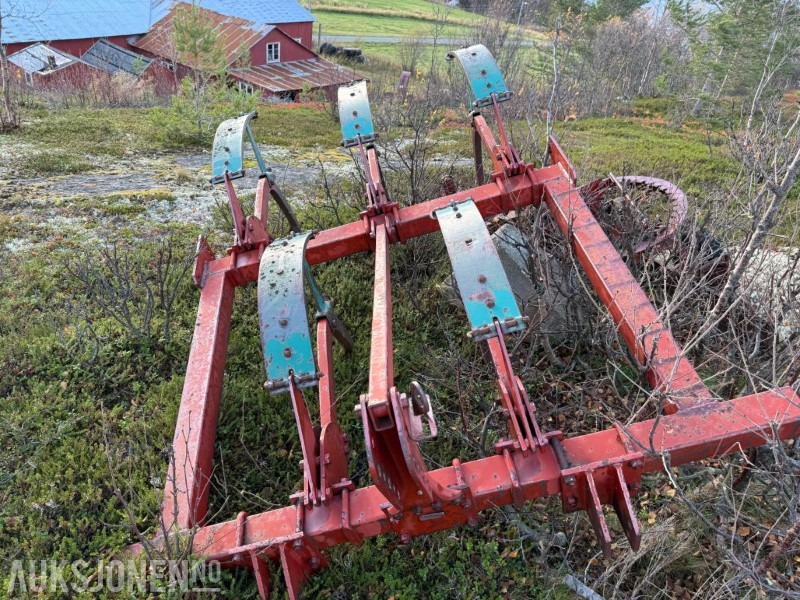 2002 Kverneland Kultivator - 5 Tinder - Máquina agrícola: foto 3 2002 Kverneland Kultivator - 5 Tinder - Máquina agrícola: foto 3